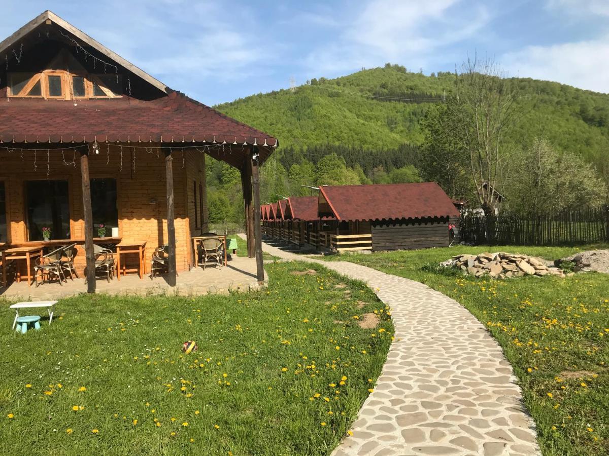 Апартаменти Casutele Doftanei Tesila Екстер'єр фото